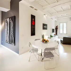 Charming Flat In Centro A Con Posto Auto Holiday home